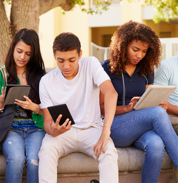 étudiants connectés et livres numériques